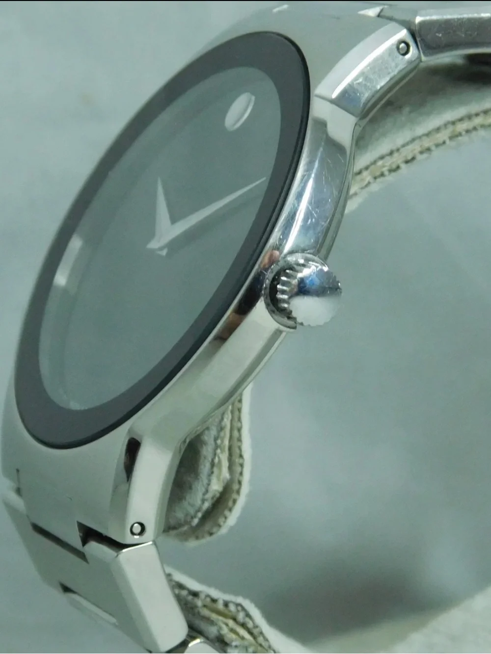 Movado Safiro Stainless Steel Black Dial 84G11885 Swiss Quartz Mens Watch 38m